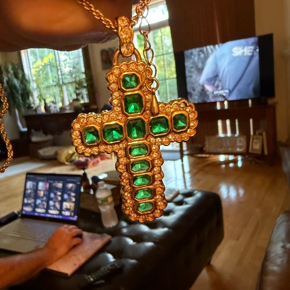 Vintage 80s Camrose & Kross JBK Gold-Tone Necklace w/ Faux Emeralds, 20” Chain - Picture 2 of 3